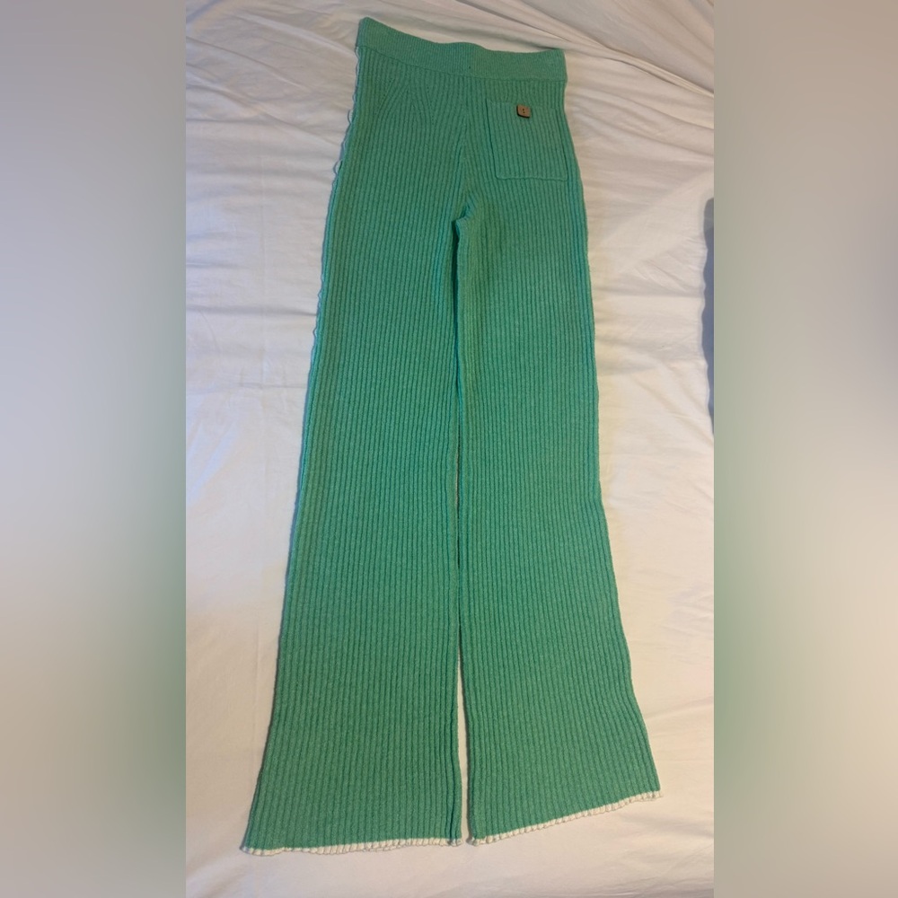Commence 2 piece cardigan and pant suit mint green and white - Picture 2 of 3